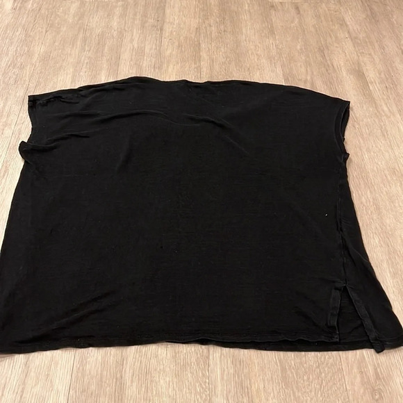 Black Vince Linen Top - Picture 4 of 5